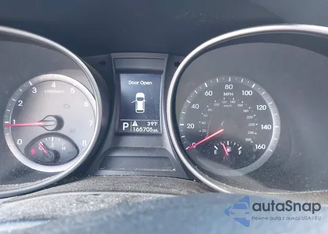 2015 Hyundai Santa Fe Sport 2.4L z USA, uszkodzony, nr VIN 5XYZT3LB9FG273177